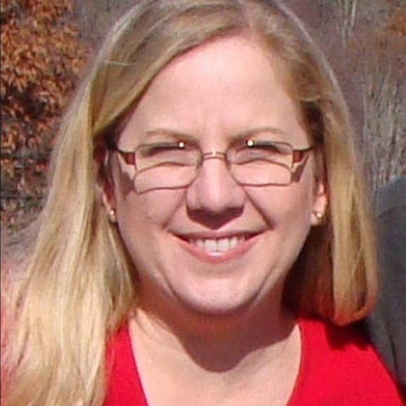 Meet your Posher, Doreen - Picture 1 of 2